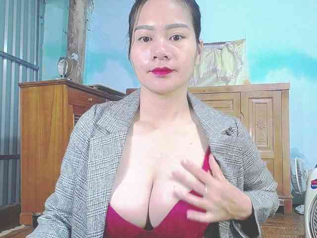 EllaShow93 webcam