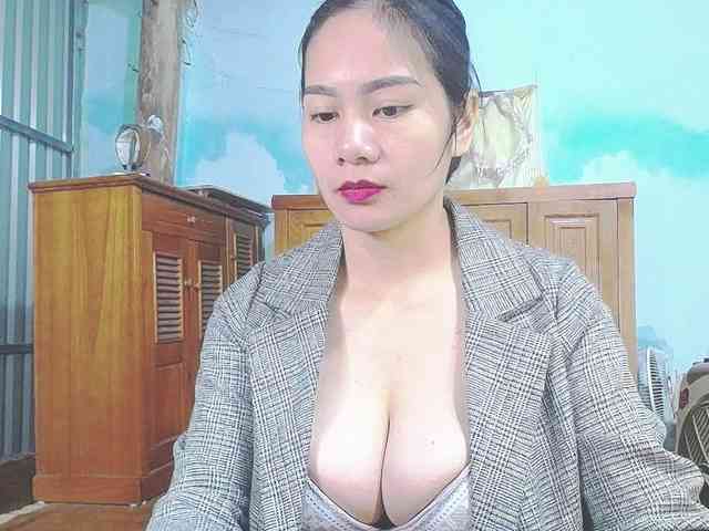 EllaShow93 webcam