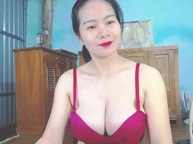 EllaShow93 webcam