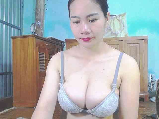 EllaShow93 webcam