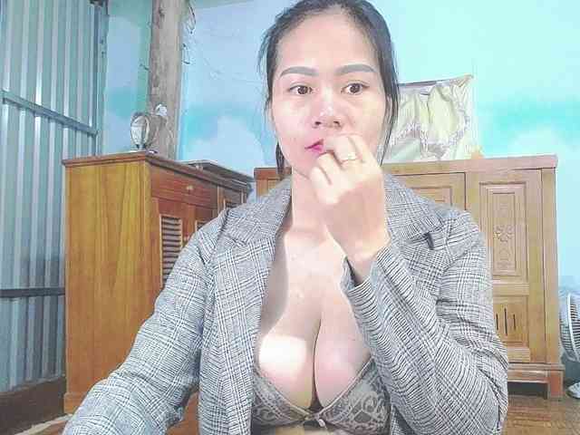 EllaShow93 webcam