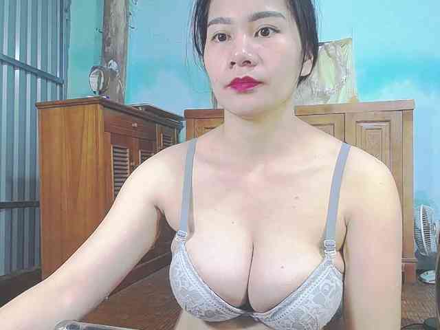 EllaShow93 webcam
