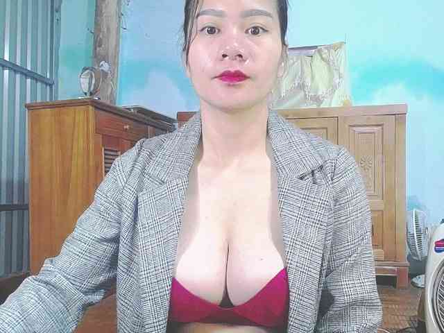EllaShow93 webcam