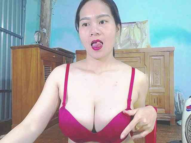 EllaShow93 webcam
