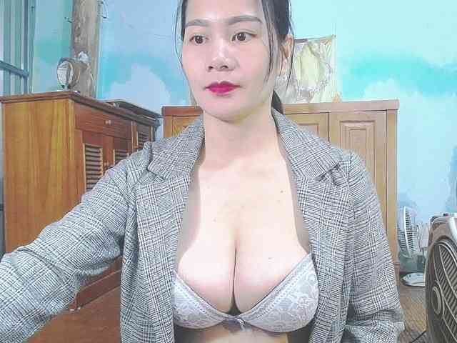 EllaShow93 webcam