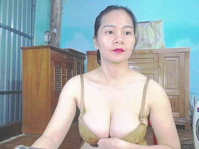 EllaShow93 webcam