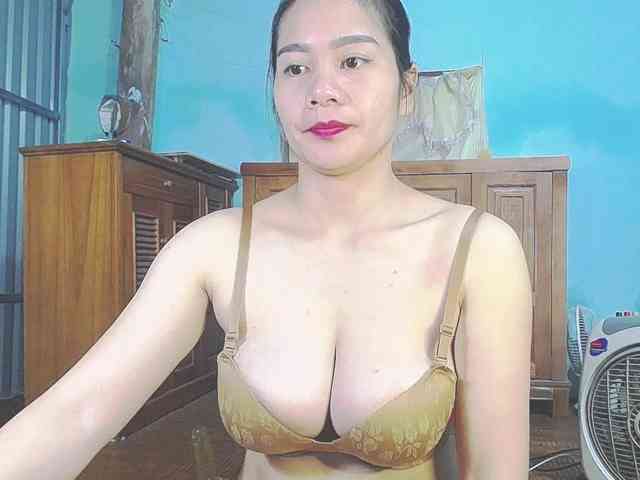 EllaShow93 webcam