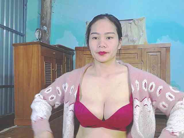 EllaShow93 webcam