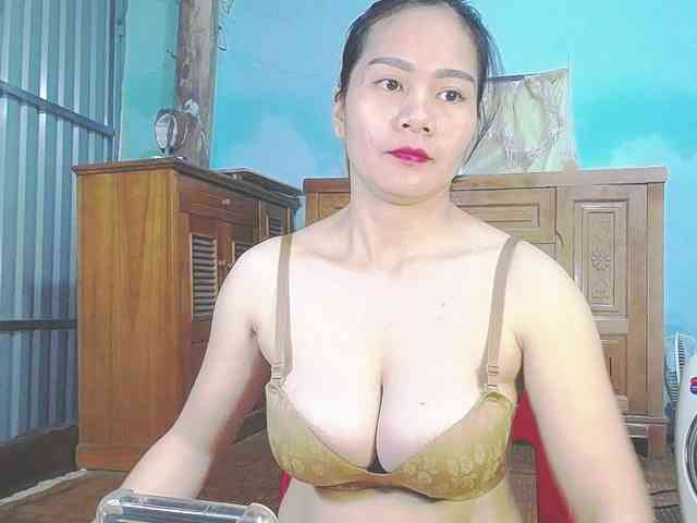 EllaShow93 webcam