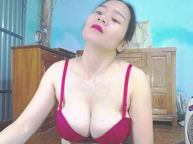 EllaShow93 webcam
