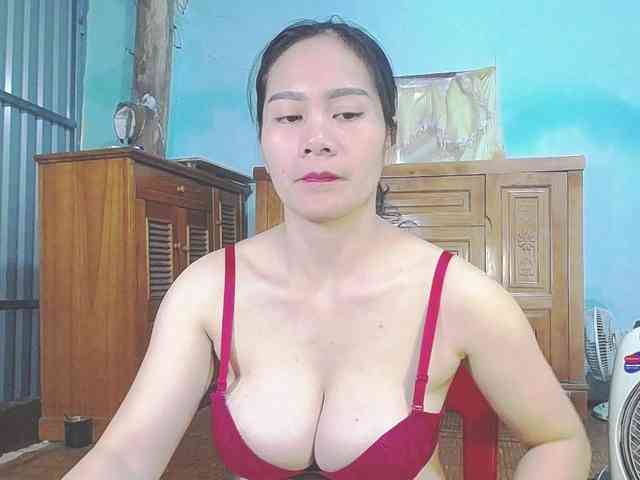 EllaShow93 webcam