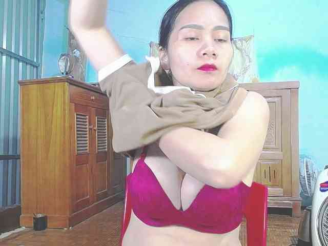 EllaShow93 webcam