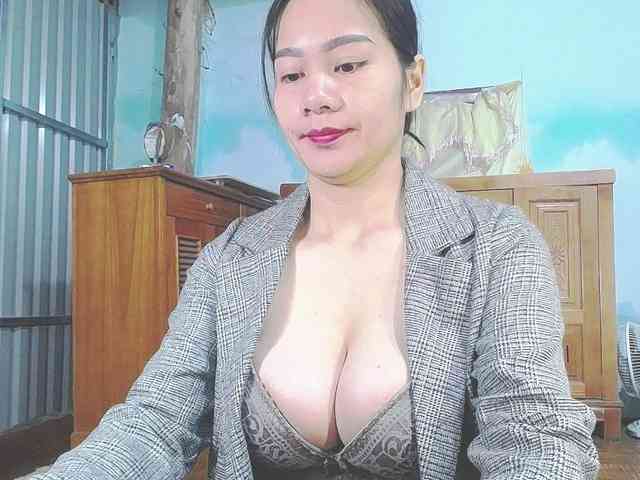 EllaShow93 webcam