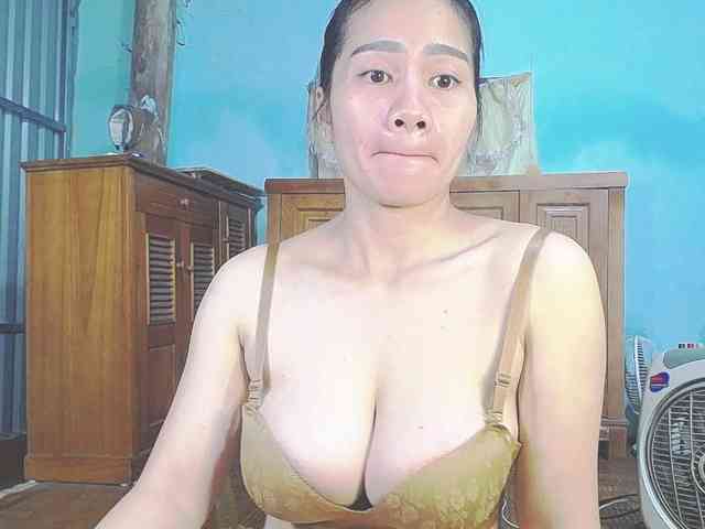 EllaShow93 webcam