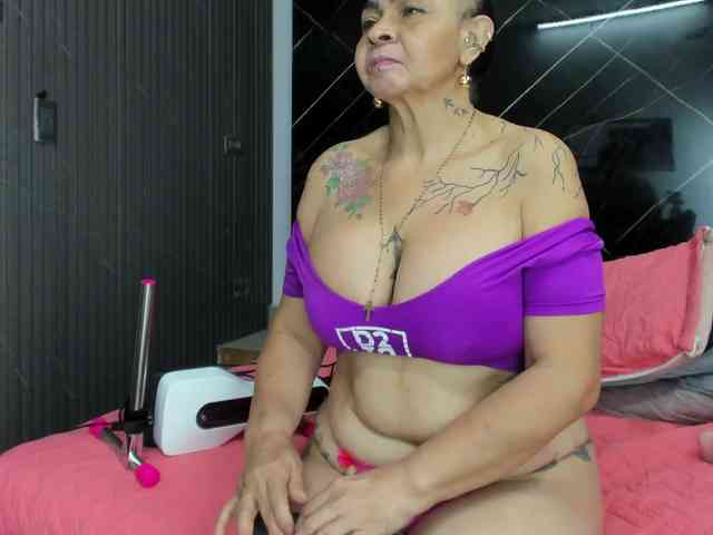 cloeerabbyt webcam