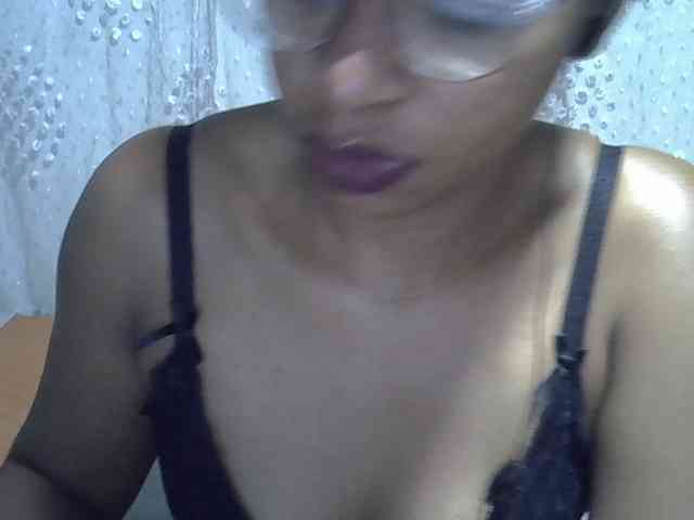 Lillteblackgirl webcam