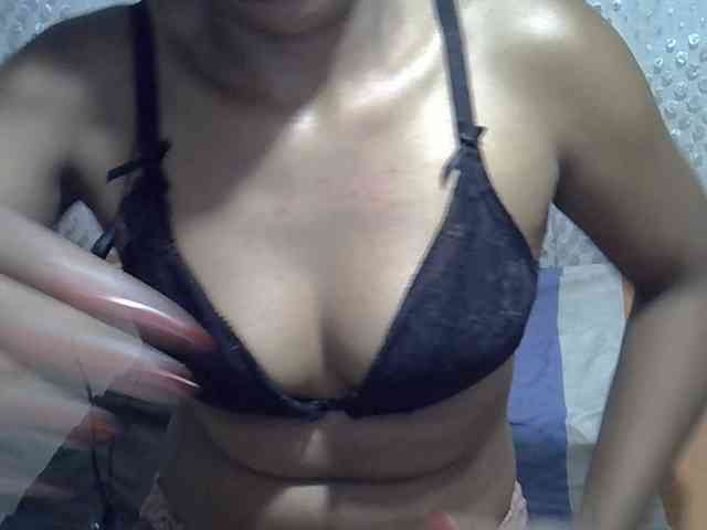 Lillteblackgirl webcam