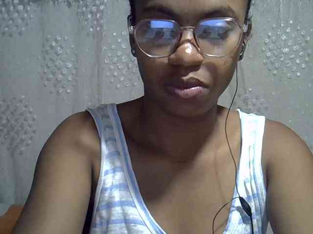 Lillteblackgirl webcam