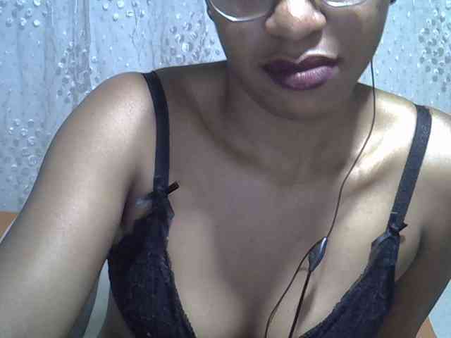 Lillteblackgirl webcam