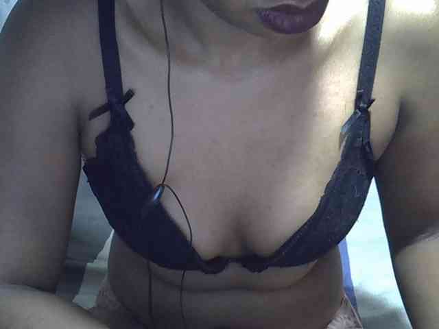 Lillteblackgirl webcam