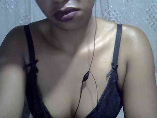 Lillteblackgirl webcam