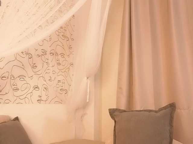 charming-peach webcam