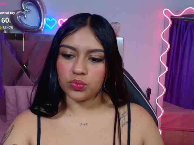 kendra-tay webcam