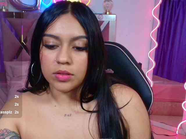 kendra-tay webcam