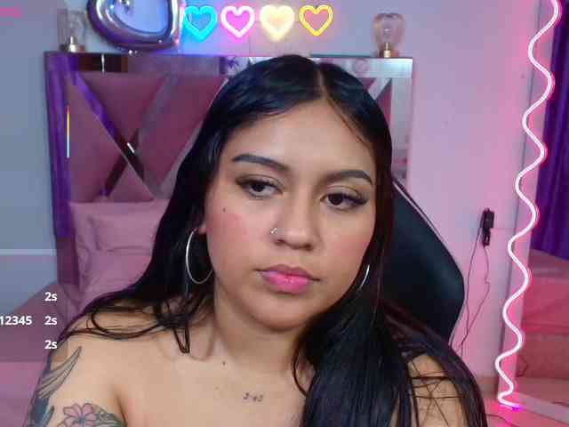 kendra-tay webcam