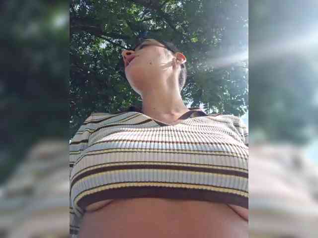 AntoniaDilune webcam
