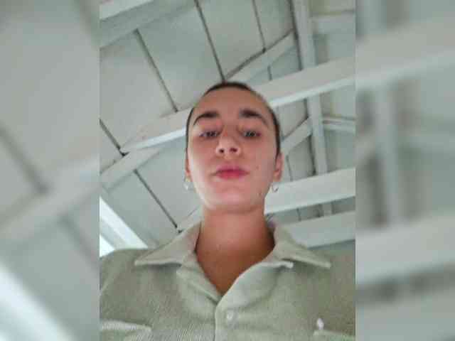 AntoniaDilune webcam