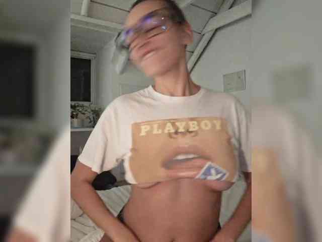 AntoniaDilune webcam