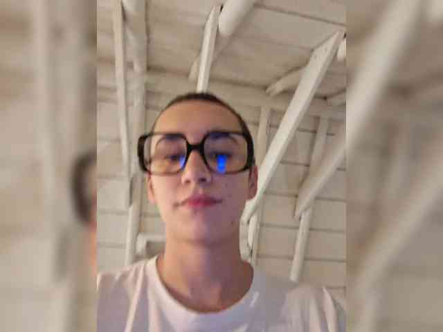 AntoniaDilune webcam