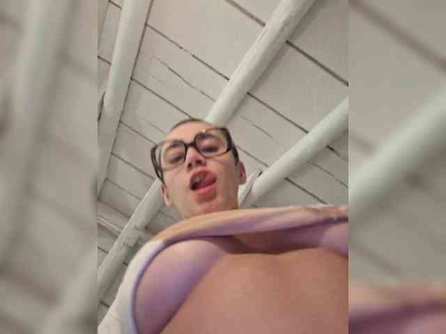 AntoniaDilune webcam