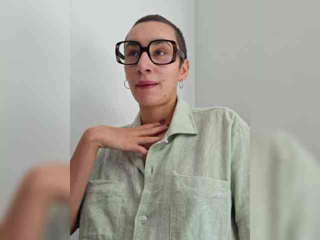 AntoniaDilune webcam