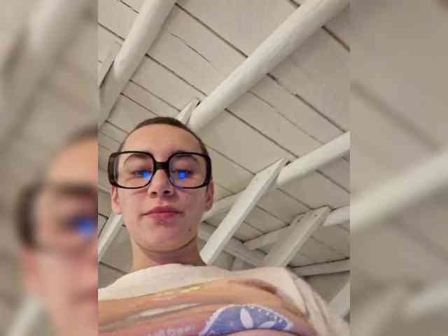 AntoniaDilune webcam