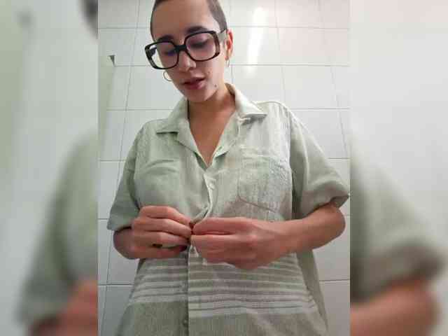 AntoniaDilune webcam