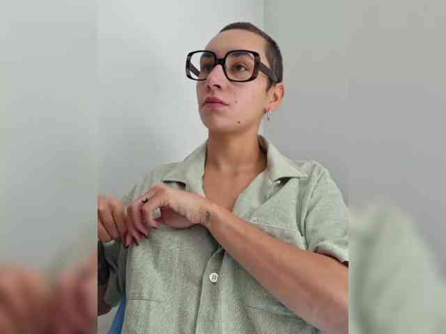 AntoniaDilune webcam