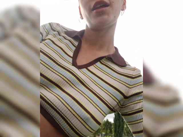 AntoniaDilune webcam