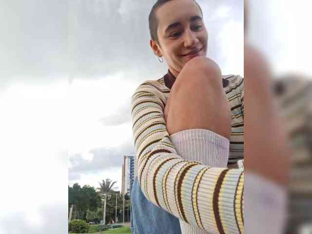 AntoniaDilune webcam