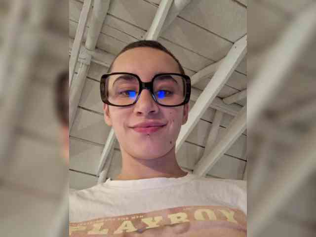 AntoniaDilune webcam