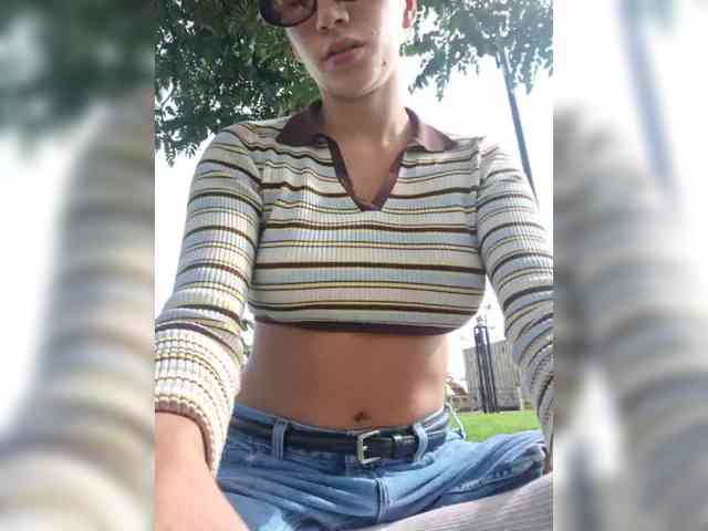 AntoniaDilune webcam