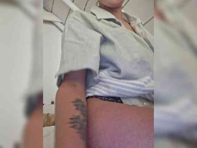 AntoniaDilune webcam