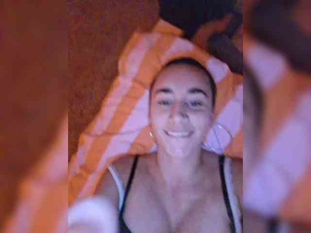 AntoniaDilune webcam