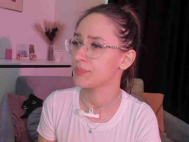 NicoleIris webcam