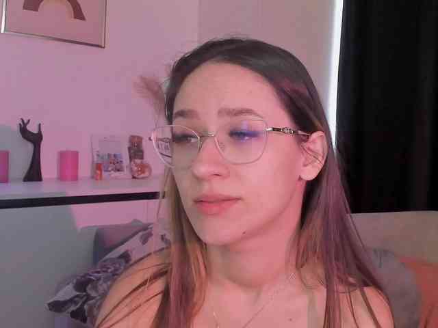 NicoleIris webcam