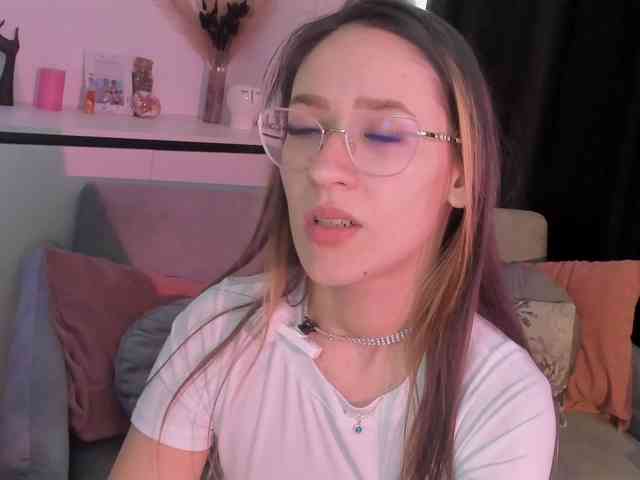 NicoleIris webcam