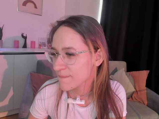 NicoleIris webcam