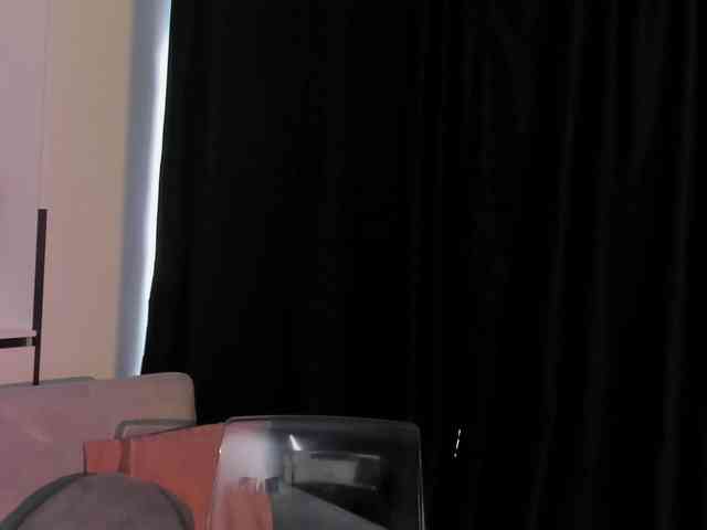 NicoleIris webcam