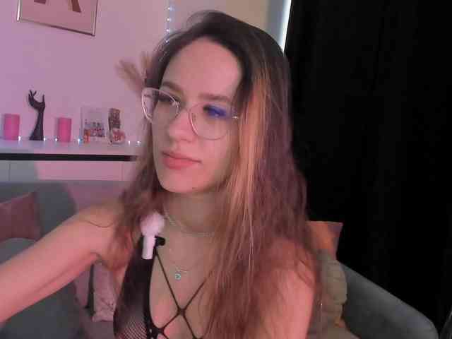 NicoleIris webcam